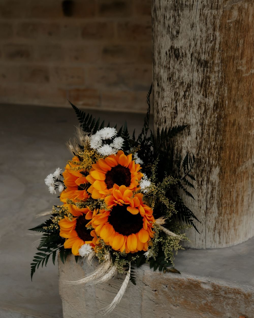 Sunflower & Daisy Bouquet — Tohfaat gift delivery in Lahore and Burewala