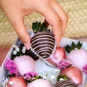 Chocolate Strawberry Box — Tohfaat gift delivery in Lahore and Burewala