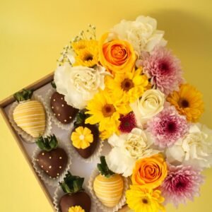 Strawberry & Flowers Gift Box — Tohfaat gift delivery in Lahore and Burewala
